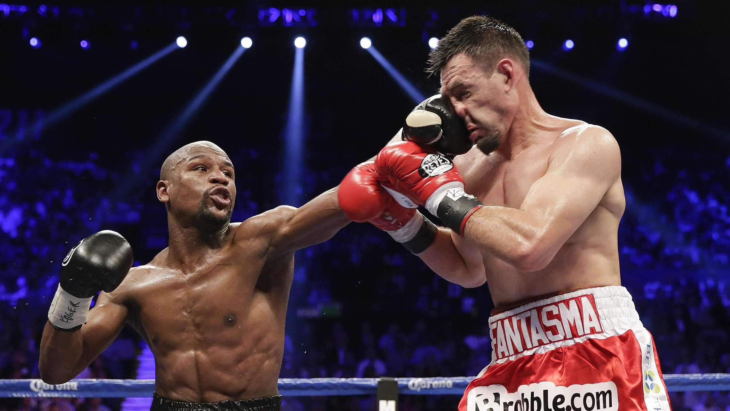 保罗赛点兑现,利雅得新月淘汰巴黎圣日耳曼晋级四强,主帅激动落泪